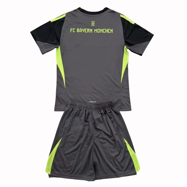 Kids Bayern Munich 2025-26 Goalkeeper Kit - Image 2