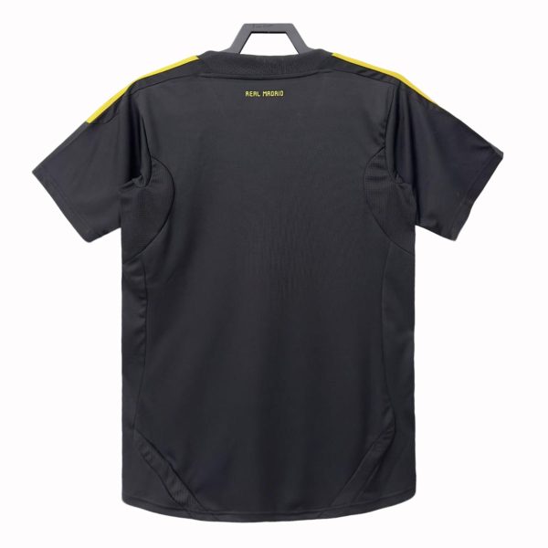 Real Madrid 2011-12 Retro Goalkeeper Shirt - Image 2