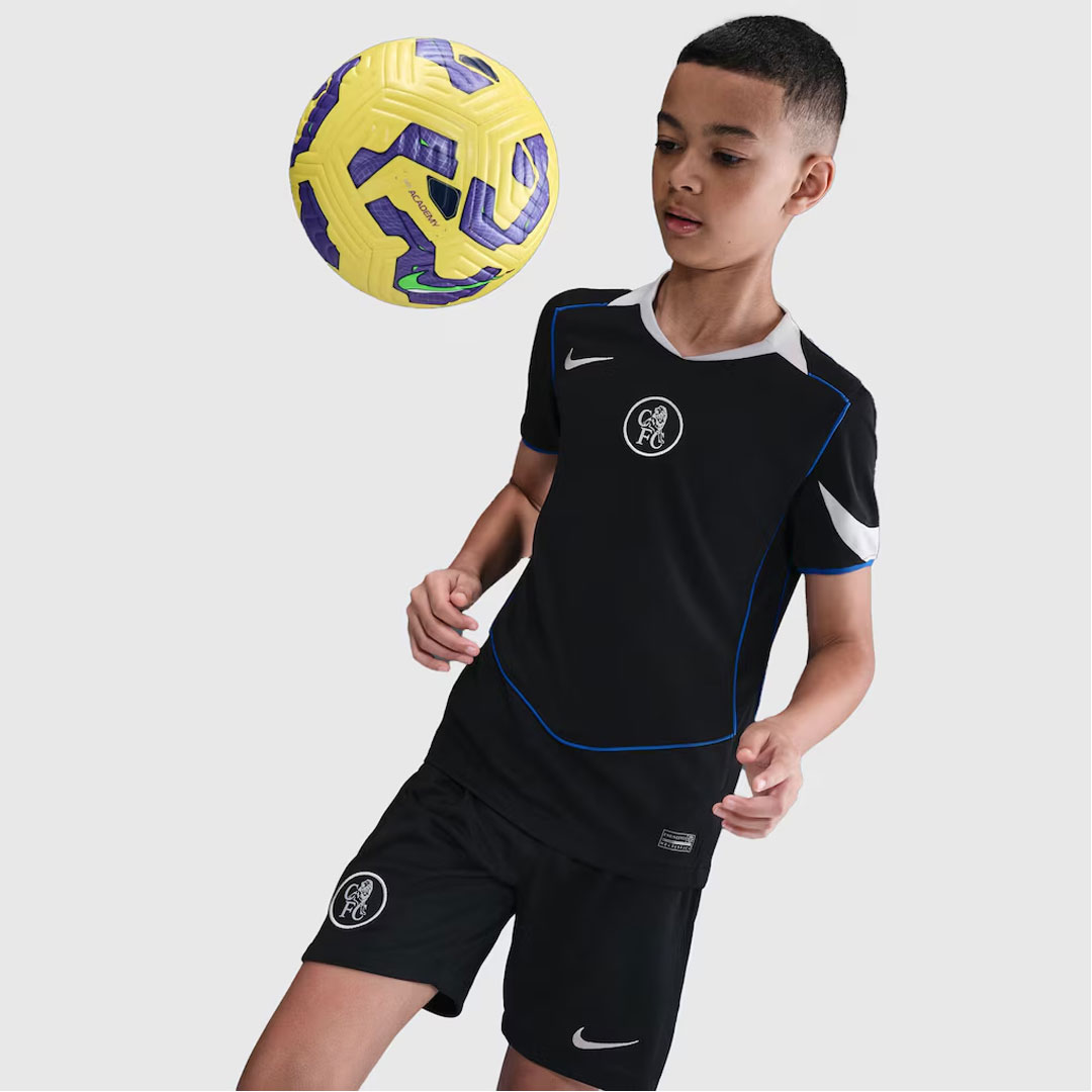 Kids Chelsea 2025-26 Home Kit - Image 2